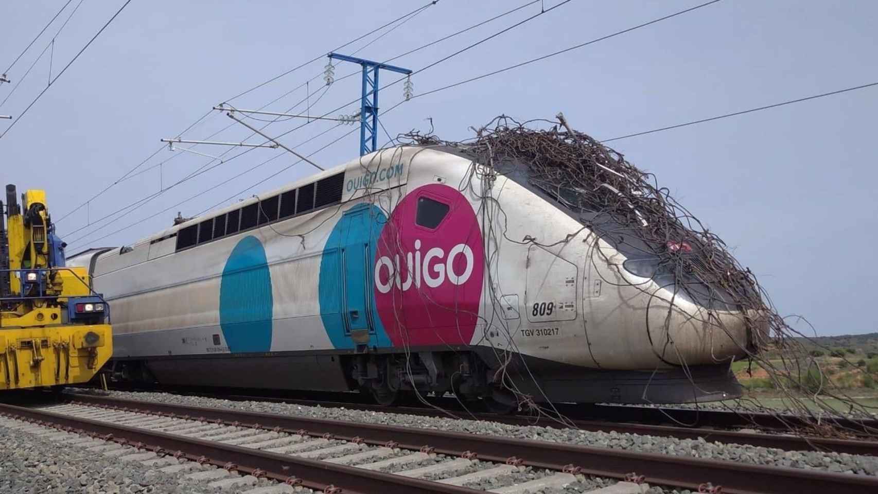 Tren de alta velocidad de Ouigo detenido en las vías Barcelona-Madrid / EUROPA PRESS