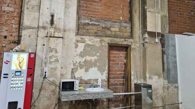 El edificio de la Guardia Urbana de la calle Tànger, en un estado deplorable / CSIF