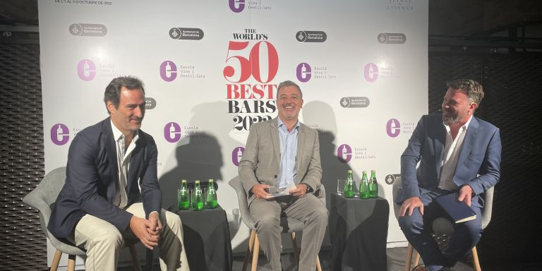 Francesc Escolà, Jaume Collboni y Tim Brooke-Webb durante la presentación de los premios ‘The World’s 50 Best Bars' / V.M.