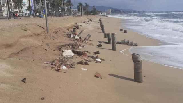 Restos de antiguas edificaciones en las playas de Badalona / AYUNTAMIENTO DE BADALONA