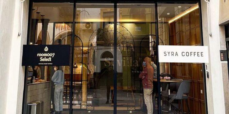Exterior de un comercio de la compañía barcelonesa Syra Coffee 