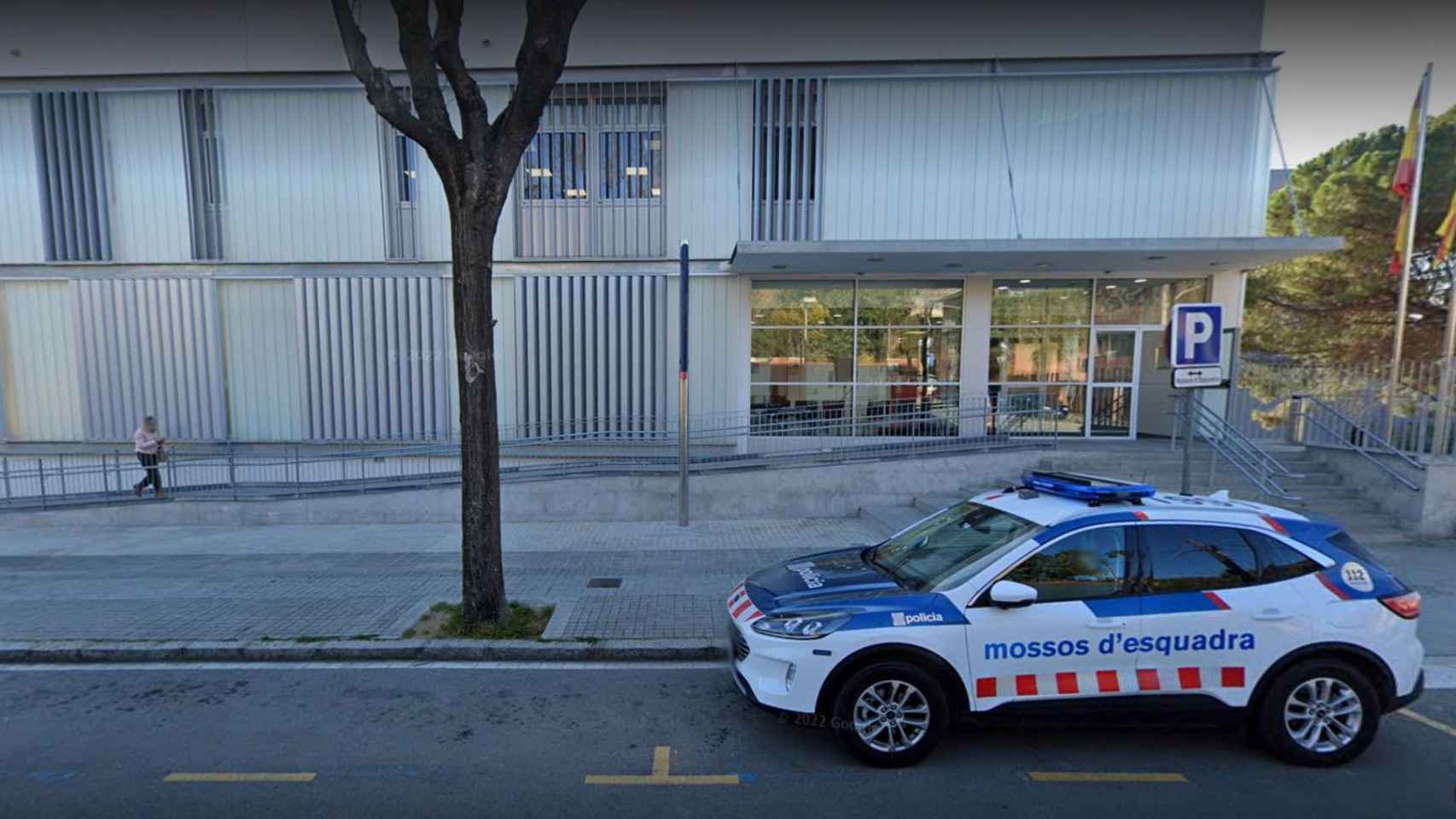 La comisaría de Sarrià-Sant Gervasi, en Barcelona, donde se ha producido un caso de suicidio / GOOGLE STREET VIEW