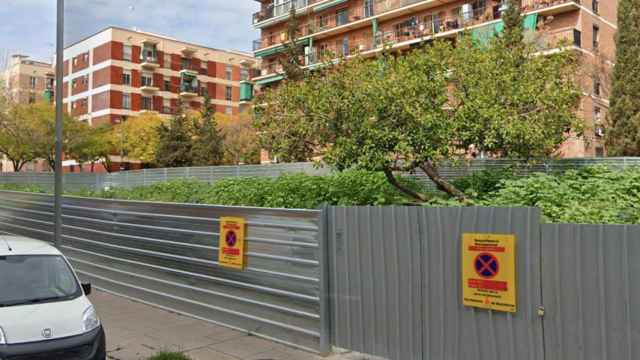 Solar que los vecinos de Porta reclaman como posible gimnasio para un colegio del barrio / GM