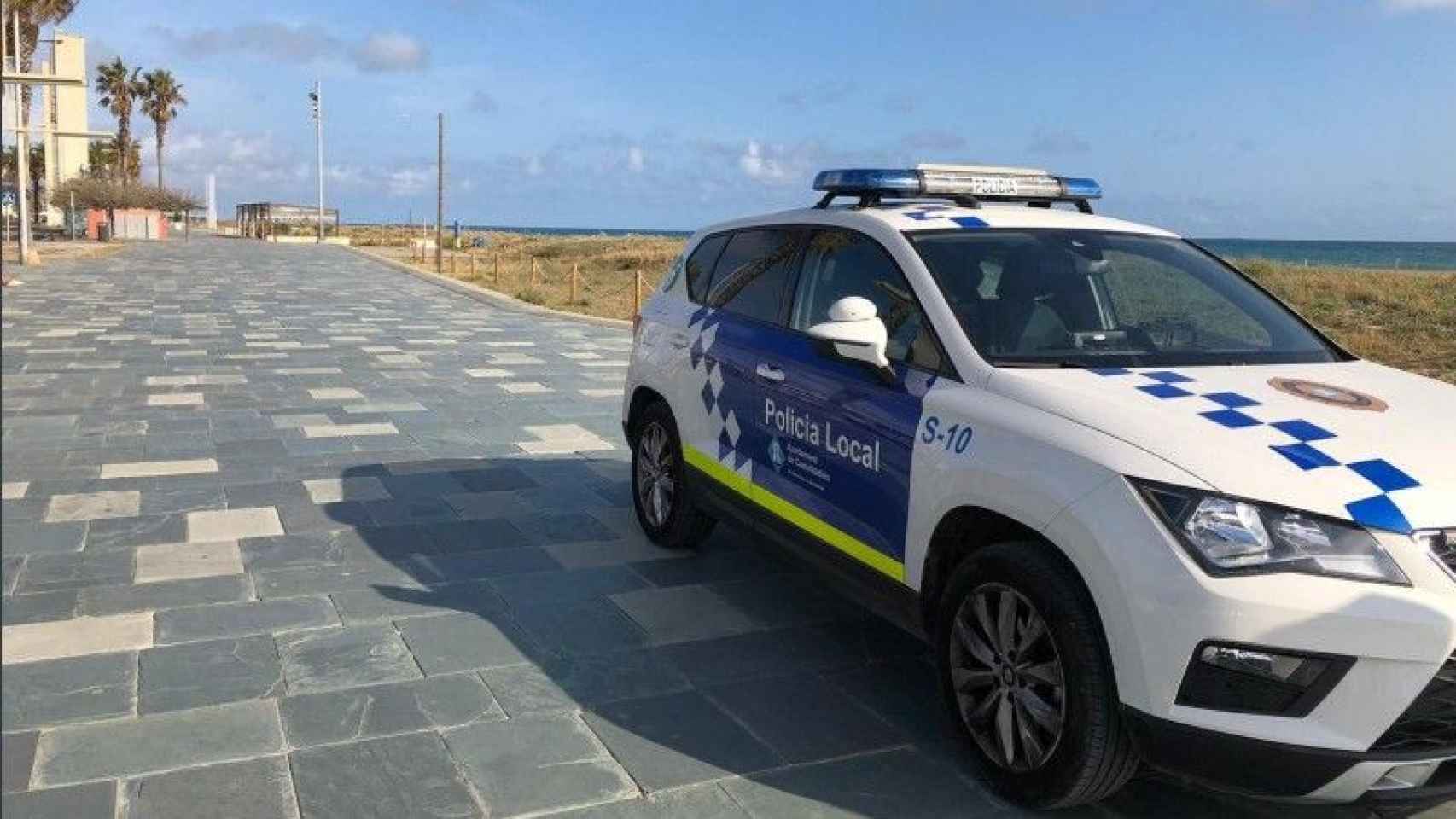 Un vehículo de la policía local de Castelldefels / ARCHIVO