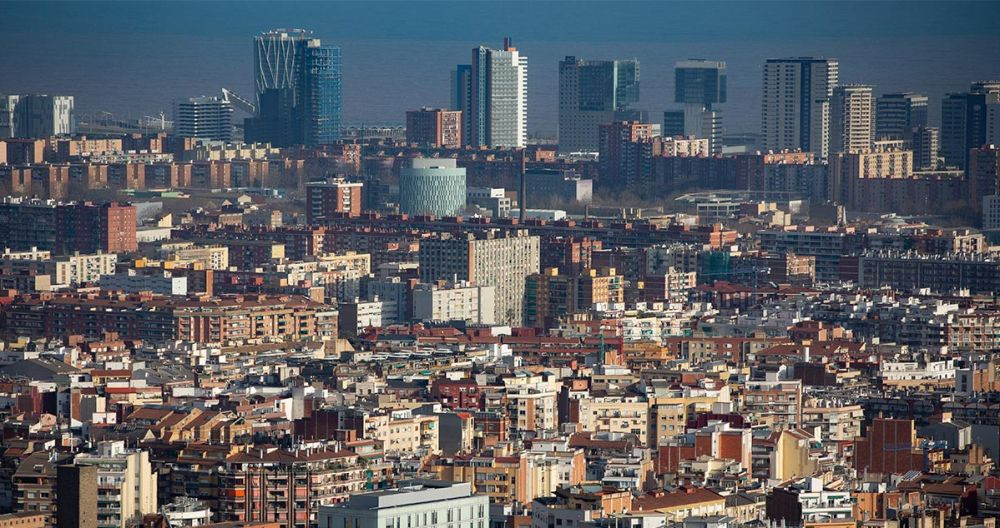 Vista panorámica de Barcelona, cuyo precio medio de vivienda de obra nueva supera los 4.800 euros por metro cuadrado/ EP