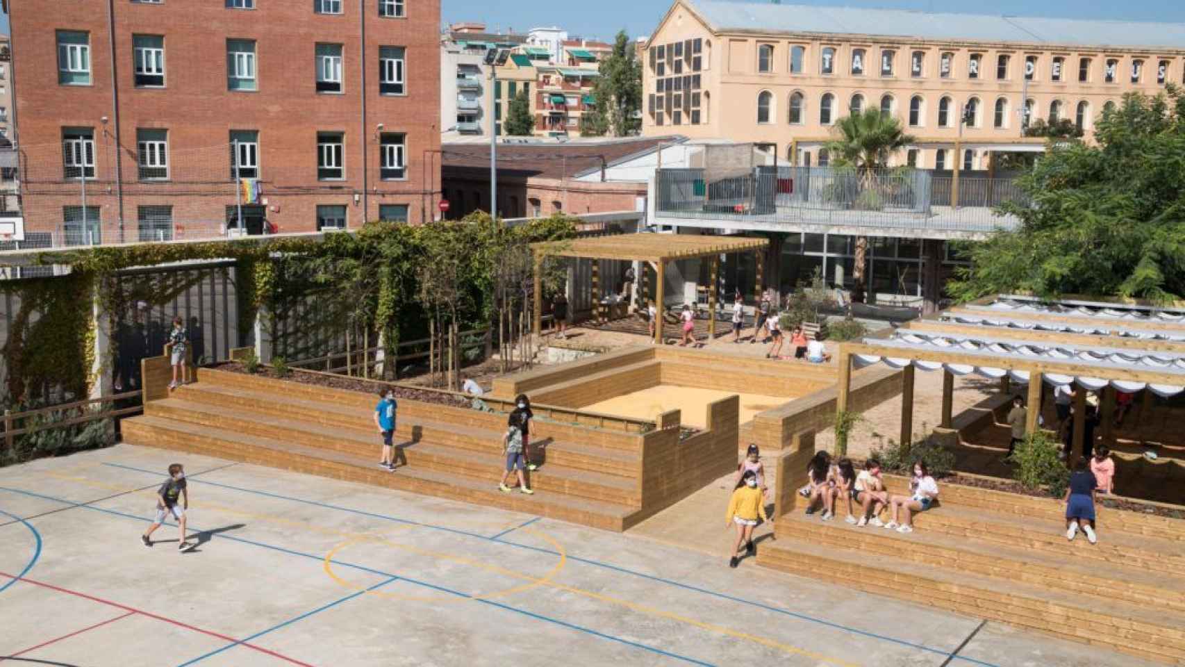 Un patio escolar de Barcelona / AYUNTAMIENTO DE BARCELONA