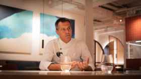 Oriol Castro, chef y socio del restaurante Disfrutar y Compartir Barcelona, durante la entrevista con Metrópoli / LUIS MIGUEL AÑÓN (MA)