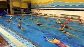 Los ejercicios acuáticos están indicados para personas de todas las edades / EP
