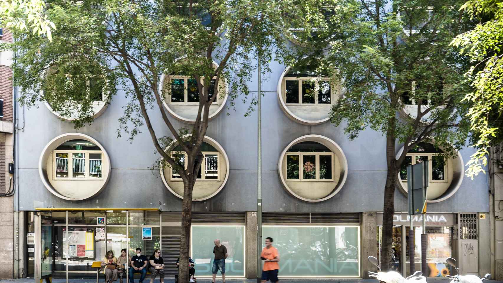 Edificio de Mario Catalán que recuerda a la psicodelia arquitectónica / INMA SANTOS
