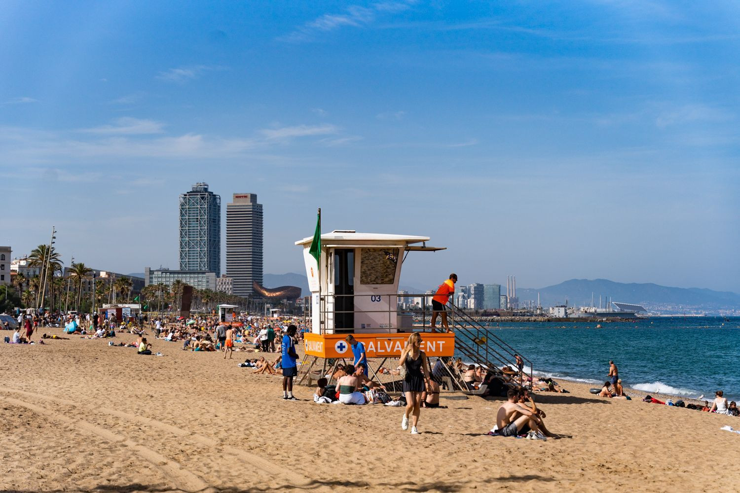 Panorámica de la playa de la Barceloneta / LUIS MIGUEL AÑÓN (MA)