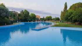 La piscina de Terrassa donde una menor ha muerto ahogada / ARCHIVO