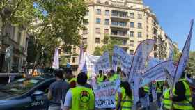 Conductores de VTC colapsan el centro de Barcelona / METRÓPOLI
