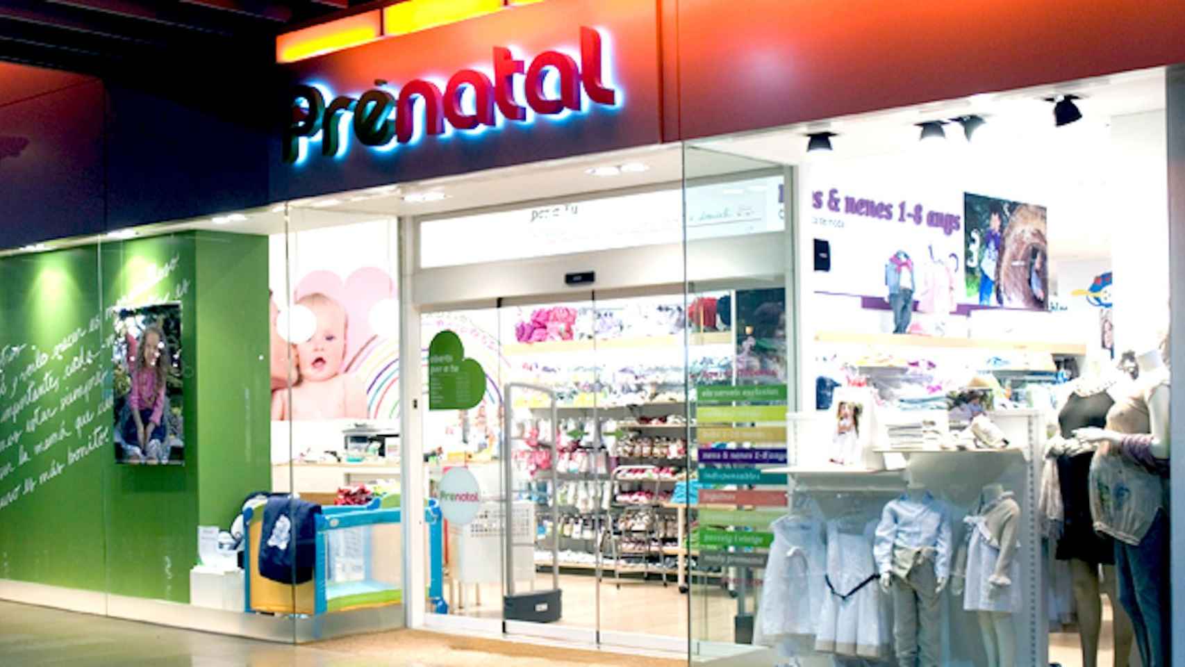 Exterior de un comercio de la marca Prénatal