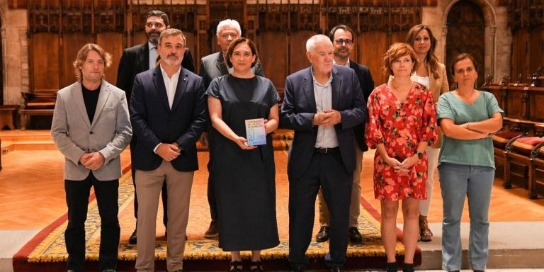 Concejales del Ayuntamiento, con la alcaldesa Colau, tras la presentación del plan del Besòs i el Maresme / AYUNTAMIENTO DE BARCELONA