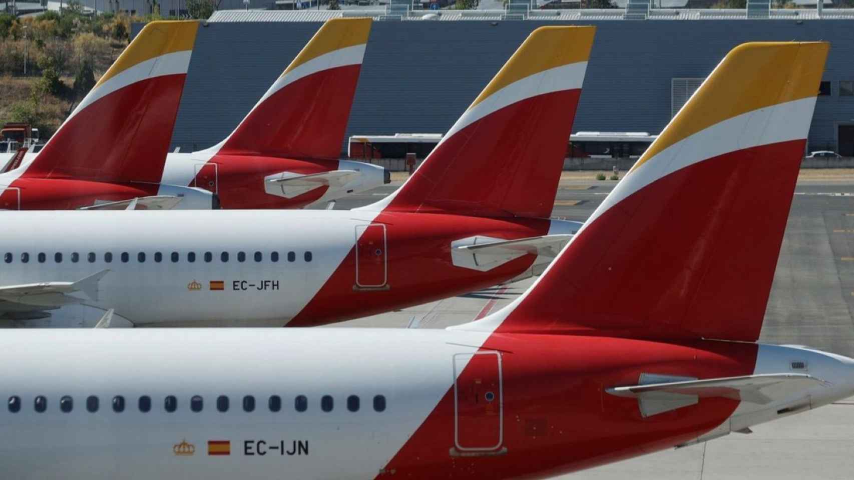 Aviones de Iberia en el aeropuerto de Madrid-Barajas / EFE