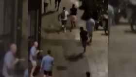 Los jóvenes huyen tras robar un reloj a un turista en Barcelona / RRSS