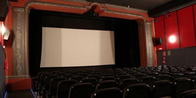 Sala del cine Maldà, que pone a 5,50 euros sus entradas / CINE MALDÀ