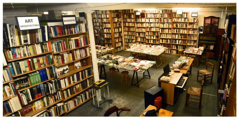 Sala interior de la librería de primera y segunda mano Taifa Llibres / ARCHIVO