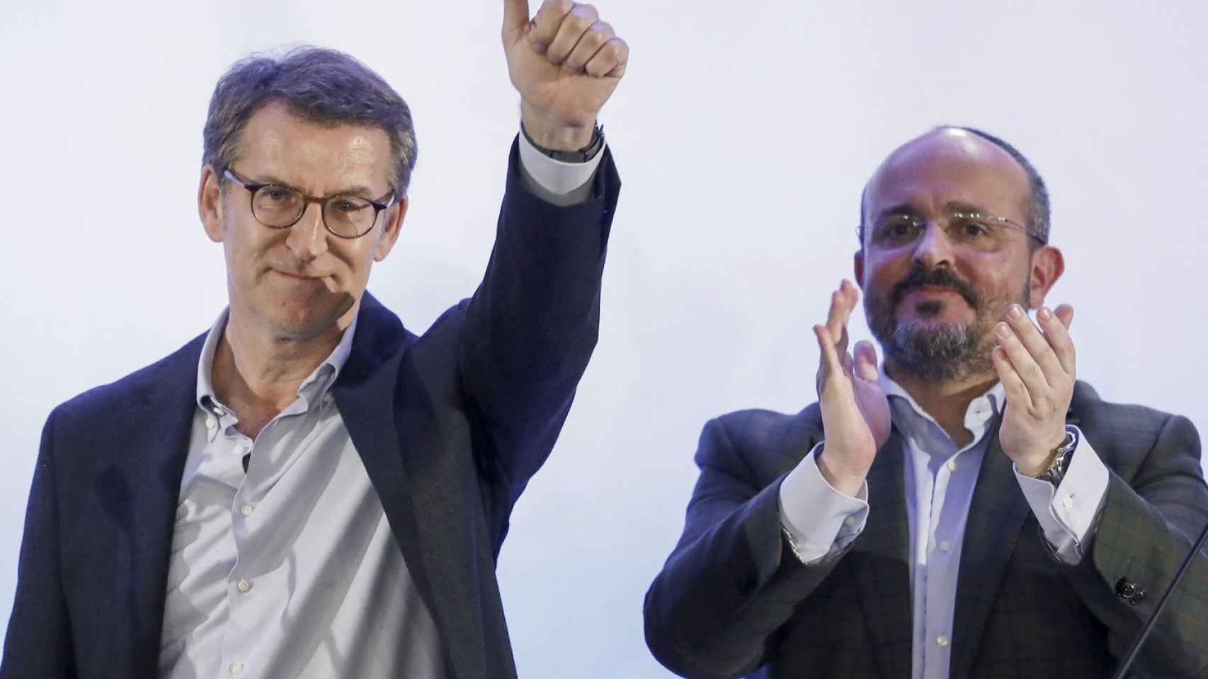 Alberto Núñez Feijóo junto al líder del PP catalán, Alejandro Fernández / EFE ANDREU DALMAU