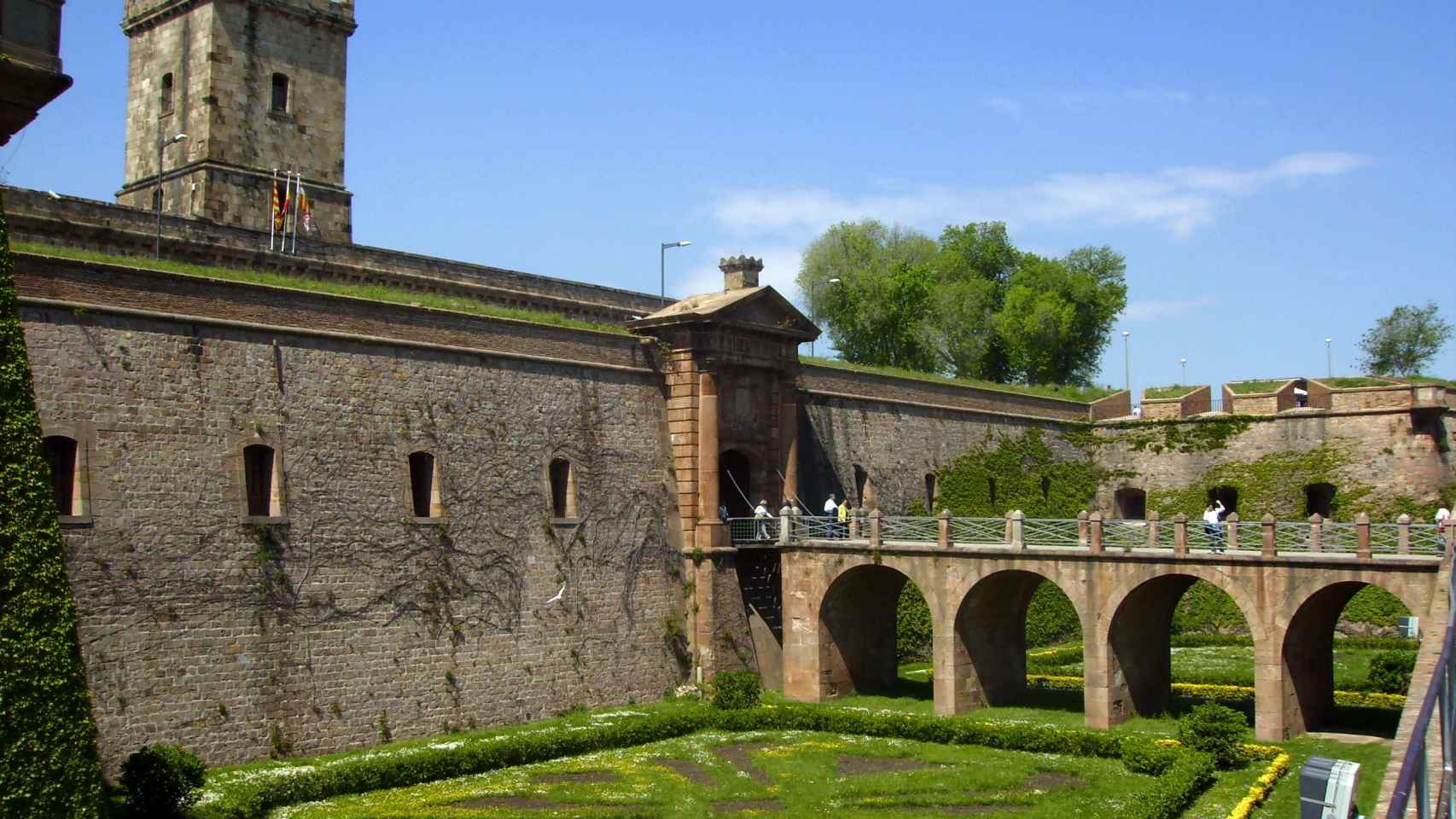 Entrada al Castillo de Montjuïc / WIKIPEDIA