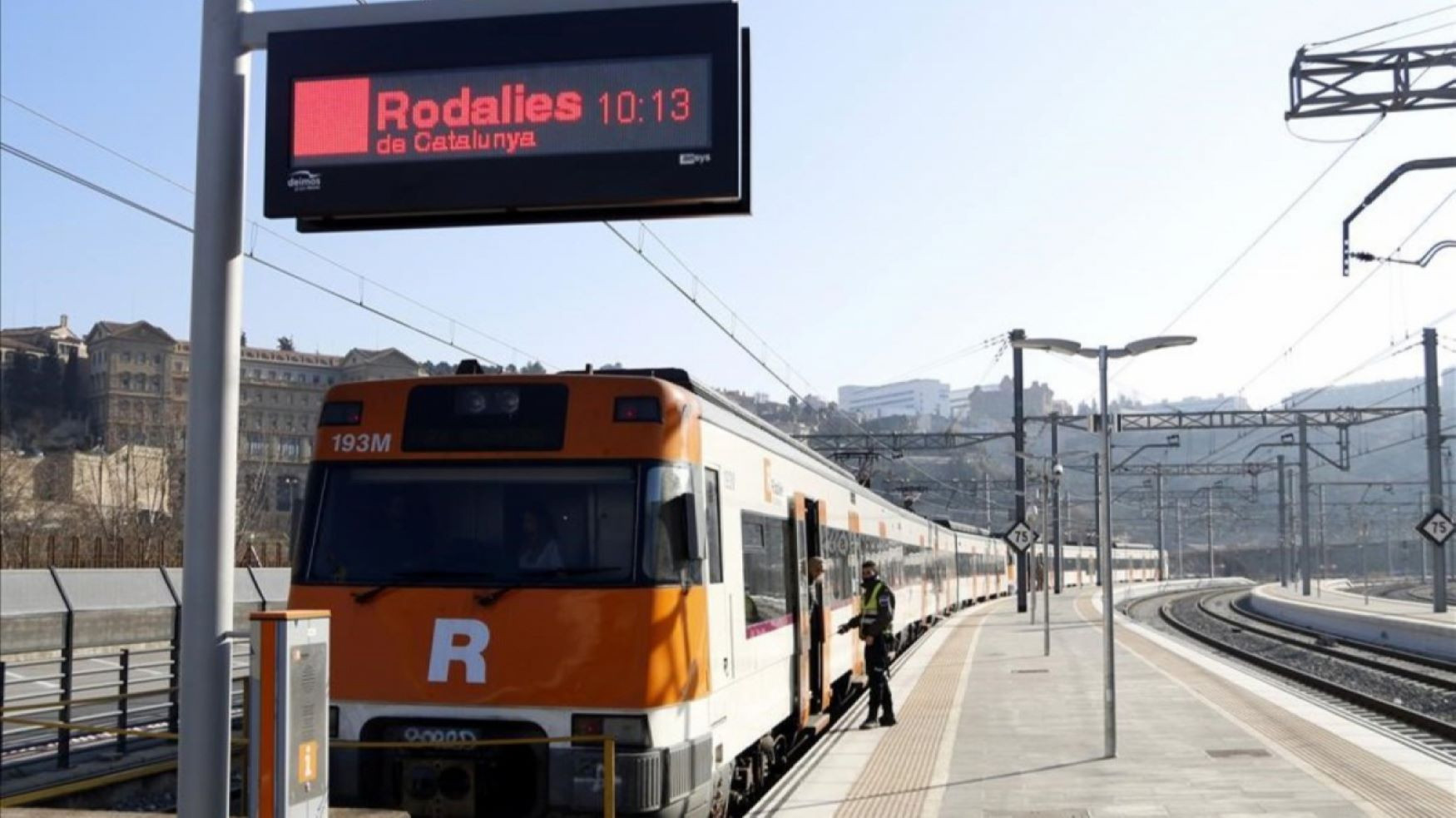 Tren de Rodalies en la estación de Manresa de Renfe