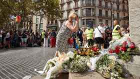 Homenaje floral a las víctimas del 17A en Barcelona / EFE