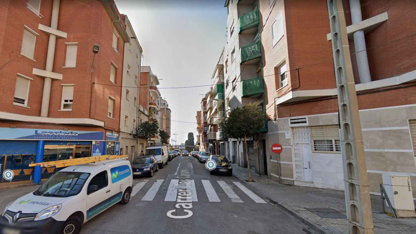 Calle Illes Canàries donde ha tenido lugar el incendio en L'Hospitalet de Llobregat / GOOGLE MAPS