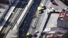 Captura del vídeo facilitado por el SEM del lugar del accidente durante las tareas de auxilio por el atropello a 8 ciclistas / EMERGENCIAS