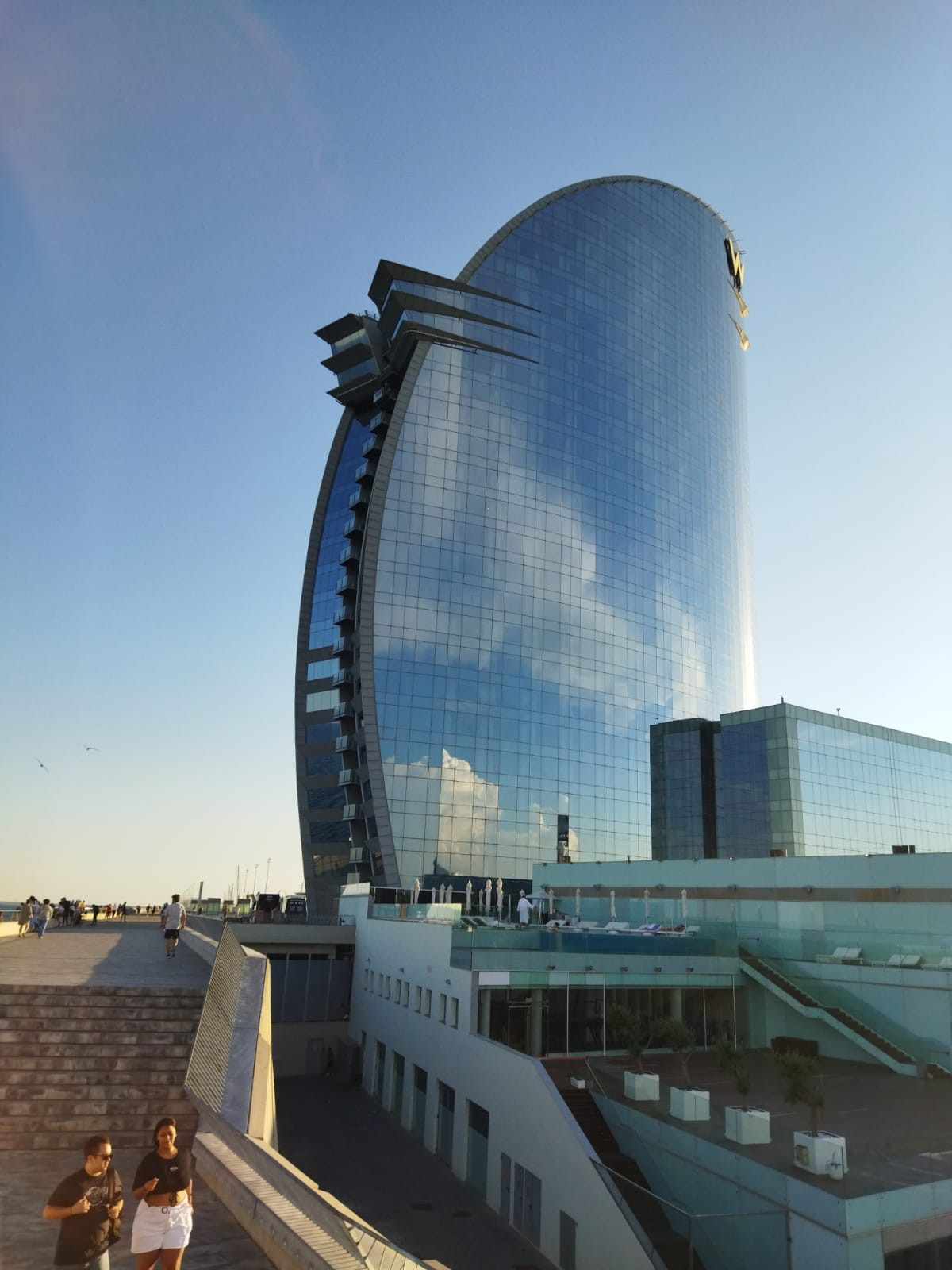 El Hotel Vela, visto desde el nuevo mirador / METRÓPOLI - JORDI SUBIRANA