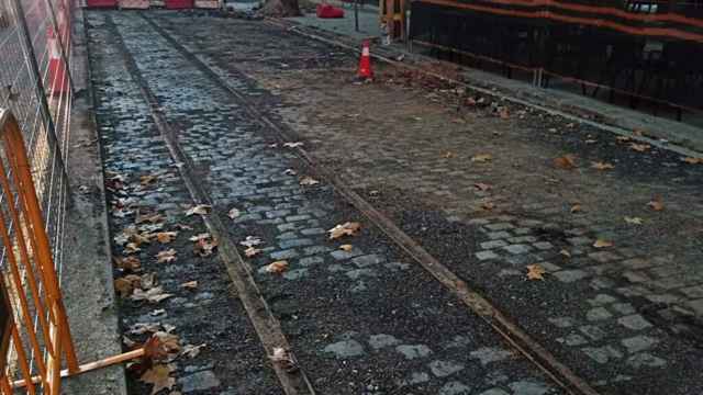 Una vía del antiguo tranvía de Barcelona, en el Eixample / CEDIDA - BETEVÉ