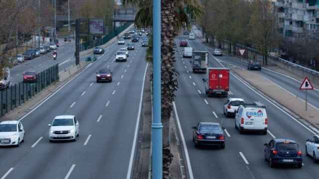 Tráfico en la Ronda de Dalt de Barcelona en una imagen de archivo / EFE