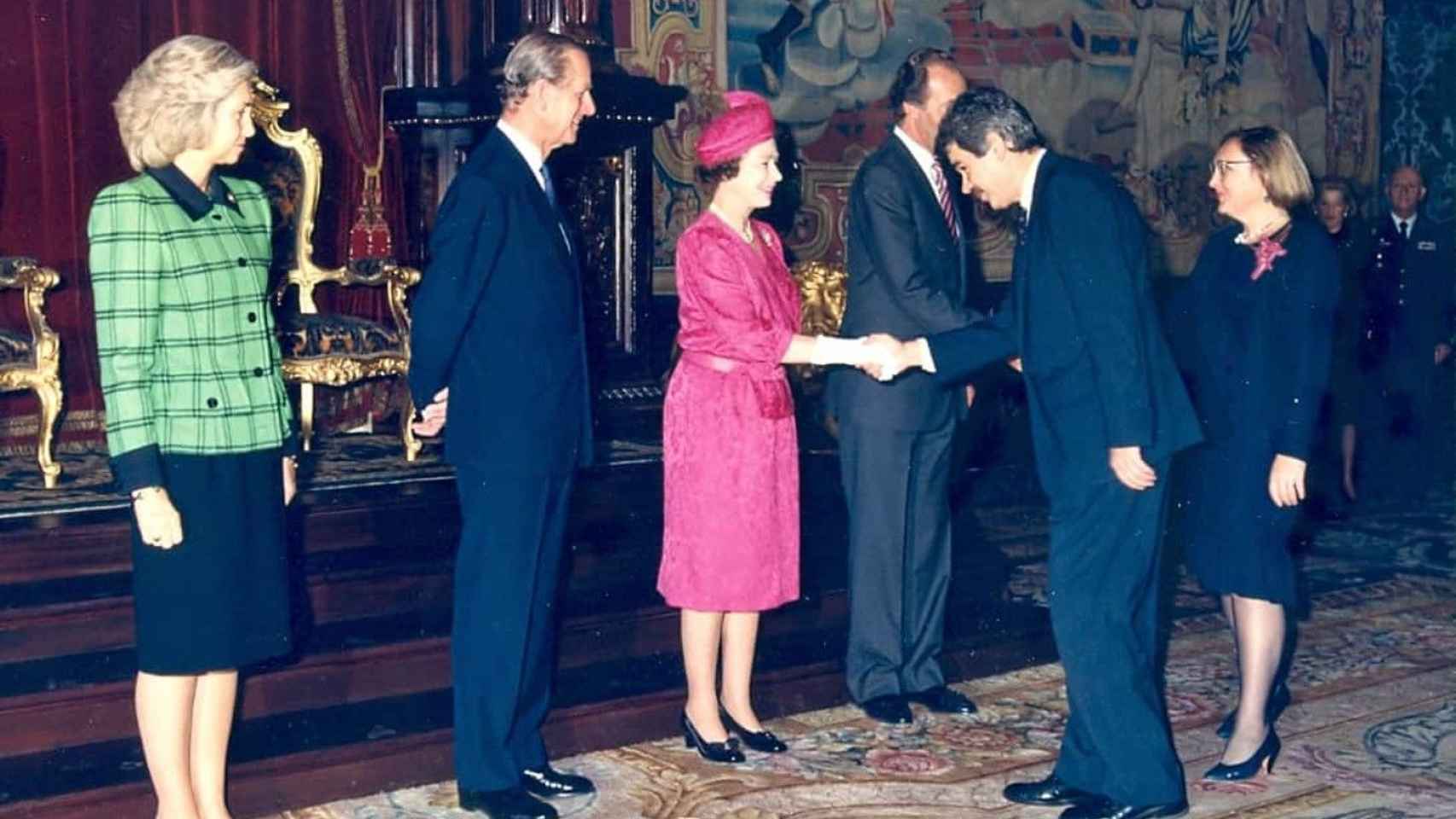 Pasqual Maragall recibe a la reina Isabel II / FUNDACIÓ PASQUAL MARAGALL