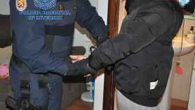 El hombre que intentó estrangular a su pareja ha sido detenido por la Policía Nacional en Barcelona / POLICÍA NACIONAL