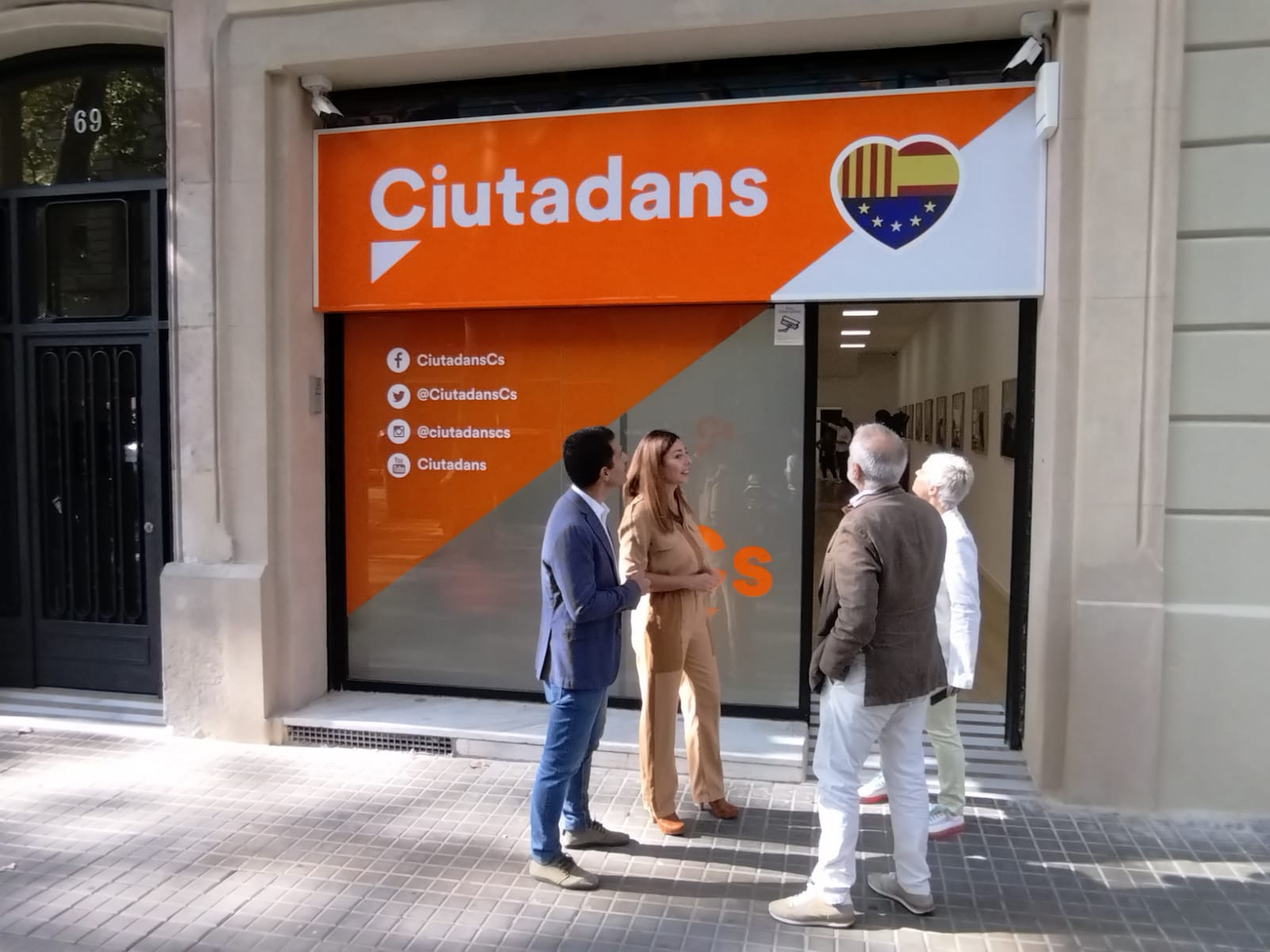 Martín Blanco, Guilarte, Carrizosa y Grau, de izquierda a derecha, en la nueva sede de Ciutadans en Sant Antoni / JORDI SUBIRANA- METRÓPOLI