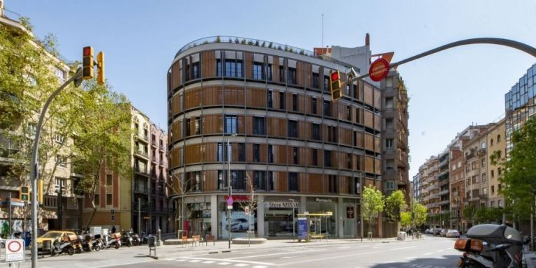 Exterior del bloque de viviendas situado en el número 66 de Riera de Cassoles, en Barcelona / NÚÑEZ I NAVARRO