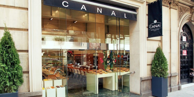 Exterior de la pastelería Canal de Muntaner / CANAL