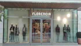 Exterior de una tienda Florencia, la firma 'low cost' que ha absorbido a Desigual en la Rambla / ARCHIVO