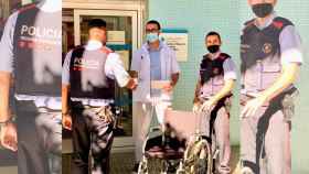 Los Mossos d'Esquadra devuelen las sillas de ruedas robadas en el CUAP de Granollers / MOSSOS D'ESQUADRA
