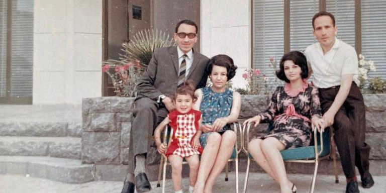 La familia de Katy Evoghly en Irán / KATY EVOGHLI