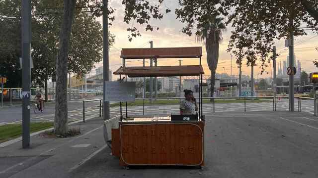 Una parada de castañas en Glòries / PALOMA RODILES