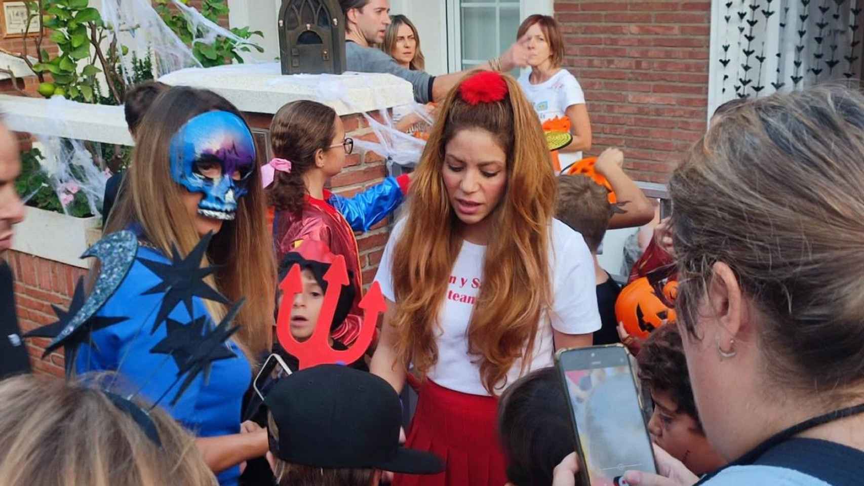 La artista Shakira a su llegada a la fiesta de Halloween / @SWEETYCARY