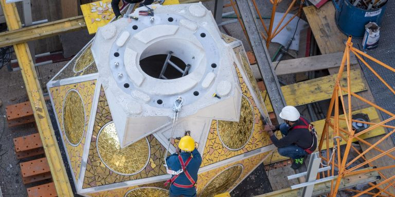 Colocación de nuevas piezas en la Sagrada Família / CEDIDA