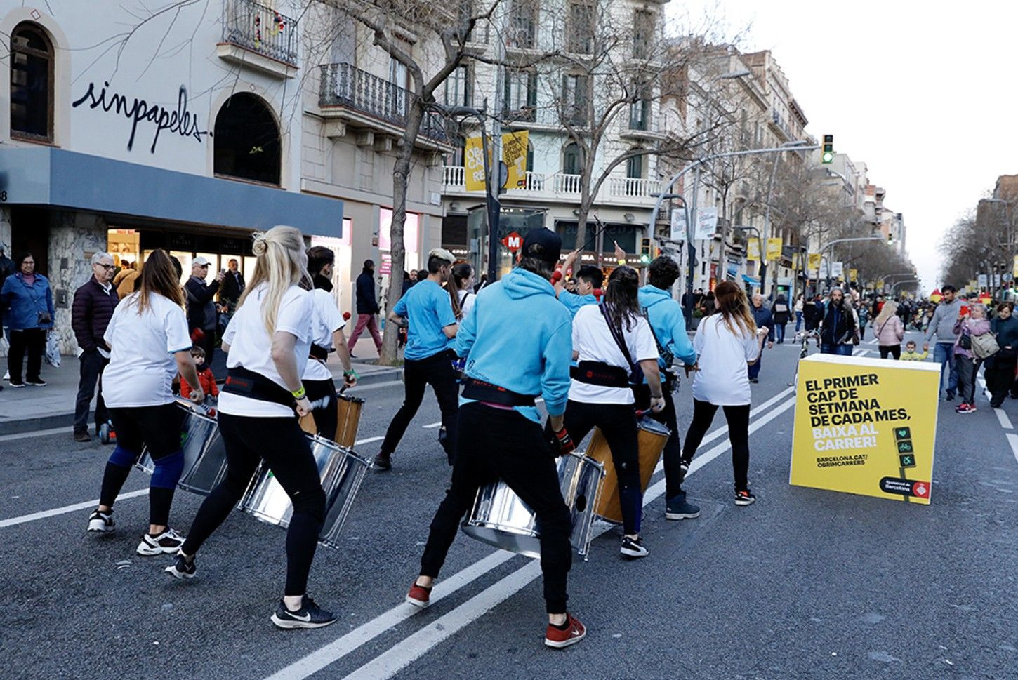 Calle cortada al tráfico por el programa 'Obrim Carrers' en Barcelona / AJ BCN