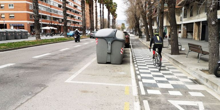 Imagen del carril bici del paseo de la Zona Franca, en Barcelona / AJBCN