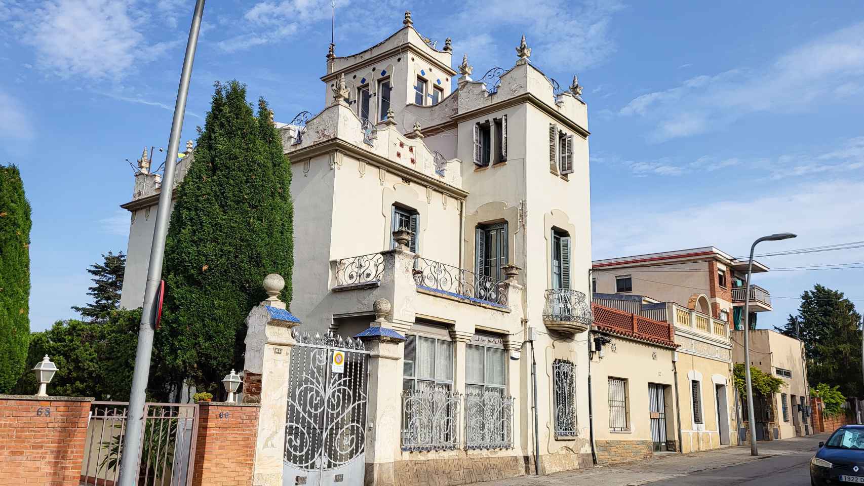 Imagen de la Torre Antoni Garau, en la calle de Montserrat de Casanovas