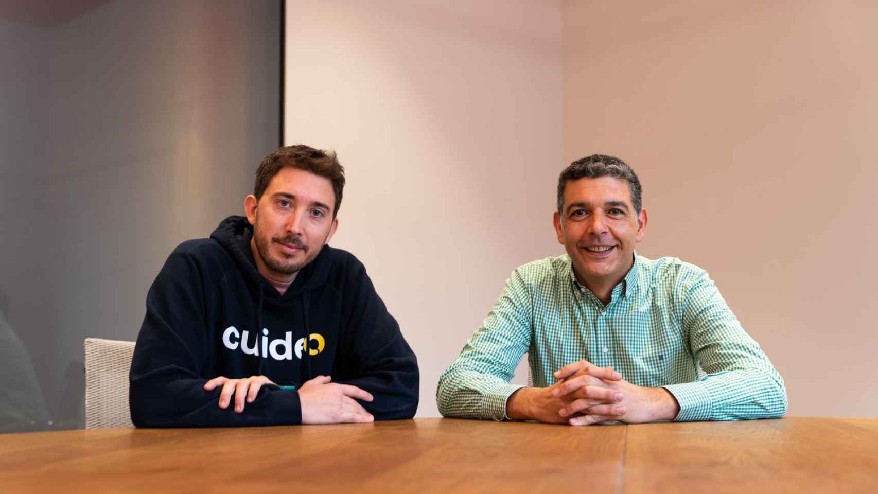Adrià Buzón y Roberto Valdés, cofundadores de Cuideo, en las instalaciones de Metrópoli / Luis Miguel Añón