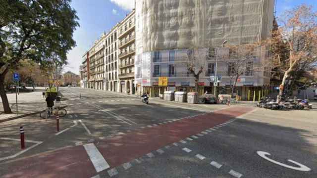 Calles Marina y Aragón, donde ha aparecido un hombre colgado de un árbol / GOOGLE MAPS