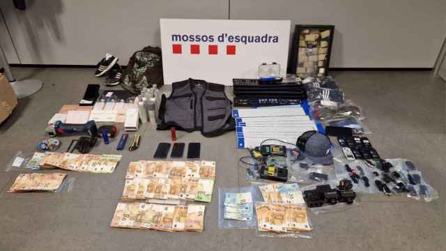 Desarticulan un grupo criminal especializado en robos a camiones / MOSSOS D'ESQUADRA