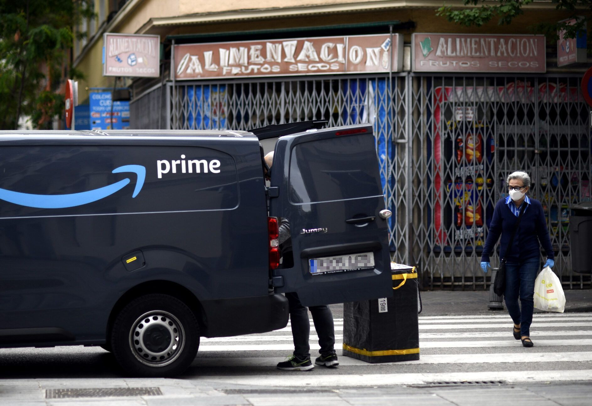 Una furgoneta de reparto de Amazon en Barcelona en una imagen de archivo / EUROPA PRESS