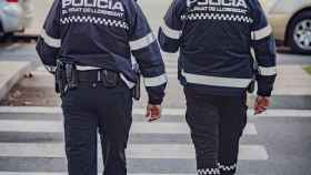 La Policía Local del Prat de Llobregat patrulla las calles / AJUNTAMENT EL PRAT